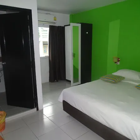 Lucky House Hotel